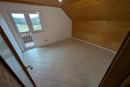 3-Zimmer-Wohnung mit Balkon - 1.250,00&nbsp;EUR Kaltmiete, ca.&nbsp; 98,00&nbsp;m&sup2; in Queidersbach (PLZ: 66851)