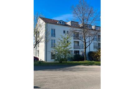 Lichtdurchflutete Dachgeschosswohnung mit Wintergarten - Waiblingen Bittenfeld