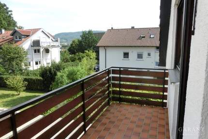 Heiningen: 3 Zimmer-Dachgesschoss-Wohnung mit Balkon, in ruhiger Lage, inkl. Kfz-Stellplatz!