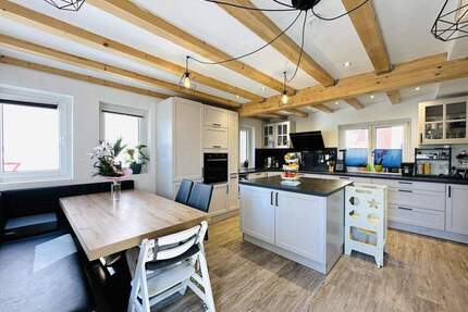 Modernisiertes Einfamilienhaus mit separatem Garten - Wohnen in entspannter Umgebung! - Neubrunn Böttigheim