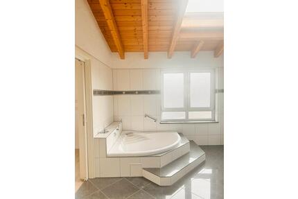Wohnung Wohngemeinschaft - 1.950,00&nbsp;EUR Kaltmiete, ca.&nbsp; 210,00&nbsp;m&sup2; in Schorndorf (PLZ: 73614)