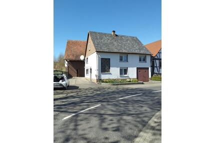 Familienhaus mit Scheune und Garten in 36320 Kirtorf Alsfeld 11km