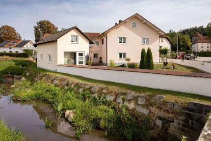 Haus zum Kaufen in Tiefenbach 540.000,00 € 290 m²