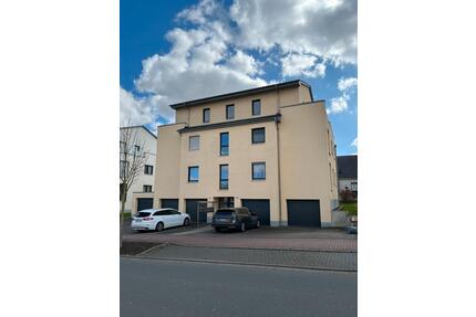 Helle 4 Zimmer Wohnung mit Garage und Aufzug am Sonnenberg in Bovenden