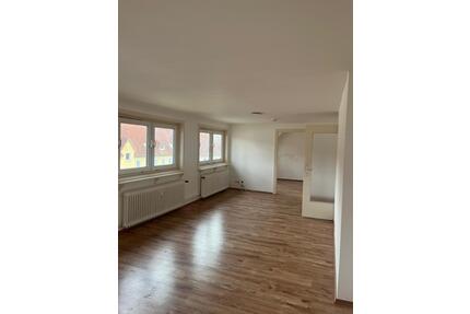 Große modernisierte 2-Zimmer-Dachgeschosswohnung in zentraler Lage - Salzgitter