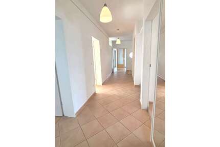 Wohnung zum Mieten in Mörfelden-Walldorf 1.800,00 € 147 m²
