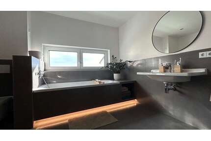 Haus zum Mieten in Borna 1.590,00 € 135 m²