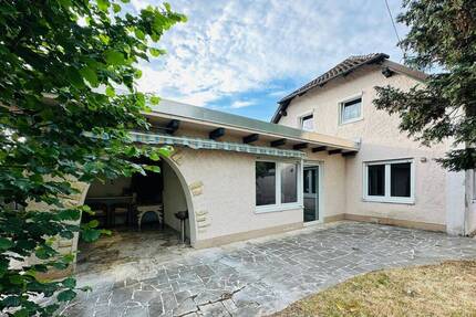 Freistehendes Einfamilienhaus mit Garten & Garage in gefragter Lage bei Ingolstadt - Wettstetten