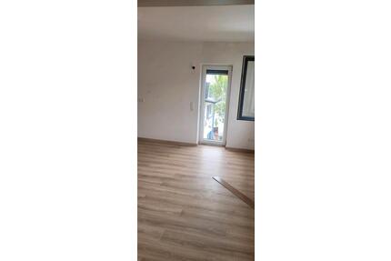 Mietwohnung - 1.500,00&nbsp;EUR Kaltmiete, ca.&nbsp; 91,00&nbsp;m&sup2; in Stuttgart (PLZ: 70439) Neuwirtshaus