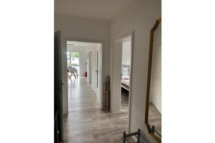 Moderne Neubauwohnung mit Balkon zu vermieten - Neukirchen