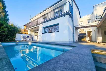 Haus zum Kaufen in Kronberg im Taunus 1.195.000,00 € 204 m²