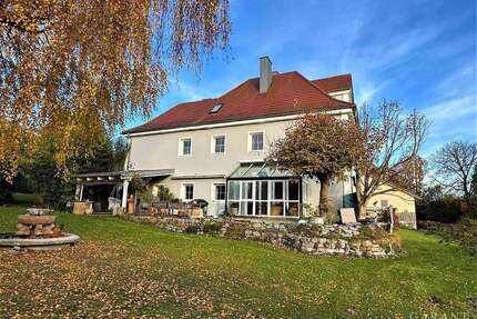 Haus zum Kaufen in Landau an der Isar 849.000,00 € 384 m²