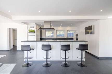 Haus zum Kaufen in Ostfildern 1.997.500,00 € 325 m²