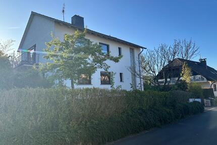 Zweifamilienhaus auf 966 qm Grundstück mit weiterem Baupotenzial - Hennef (Sieg)