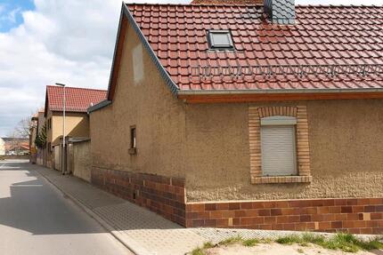 Haus RoßlebenWiehe - 25.000,00&nbsp;EUR Kaufpreis, ca.&nbsp; 65,00&nbsp;m&sup2; in Roßleben-Wiehe (PLZ: 06571)