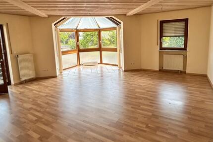 2 Zimmerwohnung mit lichtdurchflutetem Wohnzimmer und Balkon - Bad Kissingen