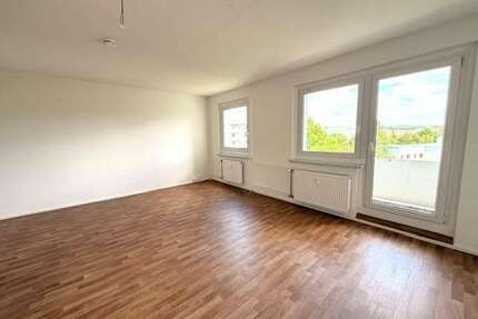 Wohnung zum Mieten in Plauen 348,00 € 69.3 m²