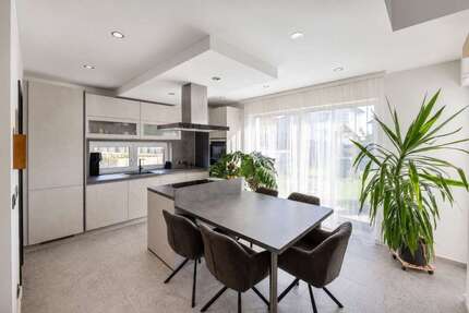 Haus zum Kaufen in Oberderdingen 695.000,00 € 148 m²