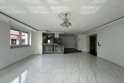 Wohnung zum Mieten in Stätzling 1.950,00 € 126 m²