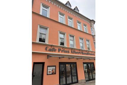 Frisch sanierte, hochwertige Altbauwohnung am Albertsplatz - Coburg