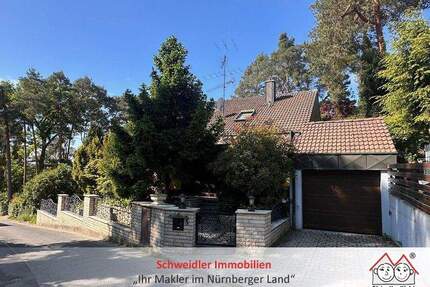 Wohnen mit WOW-Effekt - Freistehendes Architektenhaus mit Platz, Potenzial u.v.m. in Behringersdorf - Schwaig