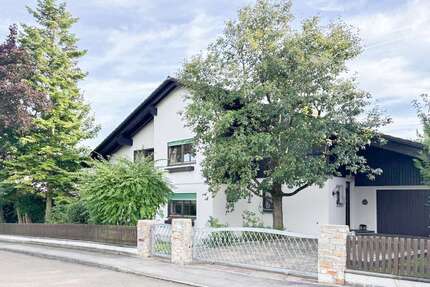 Haus zum Kaufen in Wettstetten 990.000,00 € 212 m²