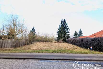 Grundstück zu verkaufen in Ziesar 35.000,00 € 590 m²