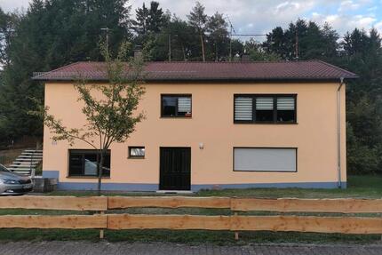 Ebenerdige Wohnung nach Renovierung an Person mit Pflegegrad - Nohfelden