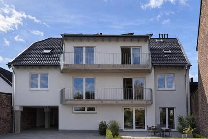 Erstbezug Moderne 2-Zimmer-Wohnung 1. OG mit Balkon in Bergheim
