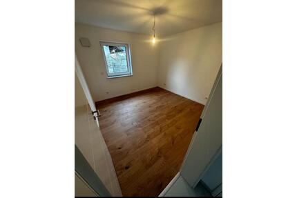 Moderne 2-Zimmer-Wohnung im kernsanierten KfW-55-Gebäude - Deggendorf