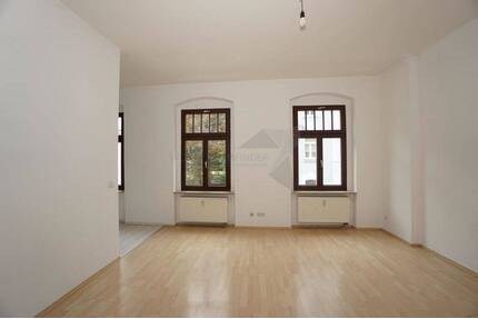 2-Raum-Wohnung mit Balkon, Einbauküche und PKW-Stellplatz - Zwickau Innenstadt