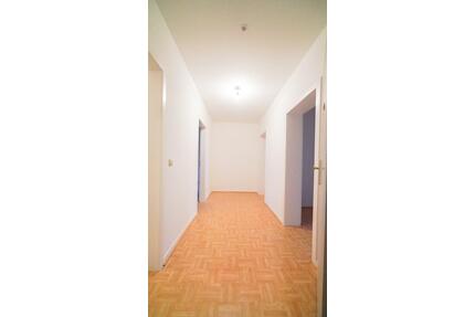 Erdgeschosswohnung mit Balkon und kleinem Gartenstück - Essen Stadtbezirk V