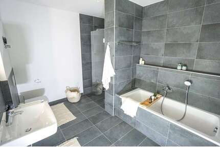 Wohnung zum Kaufen in Kümmersbruck 428.900,00 € 99.25 m²