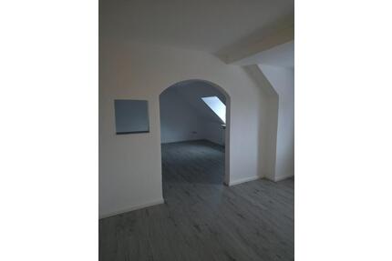 Schöne Helle 4 Zimmer Wohnung in Altenbochum