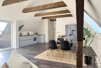 Exklusive Dachgeschosswohnung im modernen Loftstil mit Balkon - zentral im Herzen von Dülmen