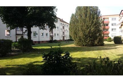 Helle 4-Zimmer-Wohnung mit Küchenzeile und Garage. - Hameln Kernstadt