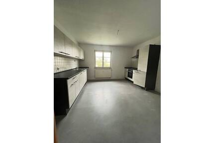 Gemütliche 2-Raumwohnung mit moderner Einbauküche in Lauta-Nord - Ihr neues Zuhause wartet!