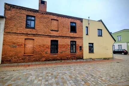 Haus zum Kaufen in Malchow 98.000,00 € 150 m²