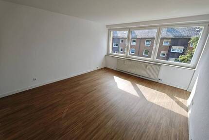 **sanierte 3-Zimmer-Wohnung mit Balkon** - Clausthal-Zellerfeld