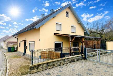 Wohnung. Haus. Dazwischen. - 295.000,00&nbsp;EUR Kaufpreis, ca.&nbsp; 105,00&nbsp;m&sup2;&nbsp;Wohnfl&auml;che in Wörth an der Donau (PLZ: 93086) Hofdorf