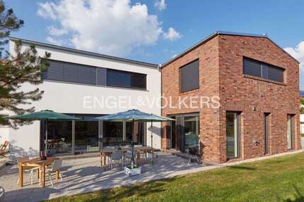 Haus zum Kaufen in Regensburg 1.995.000,00 € 240 m²