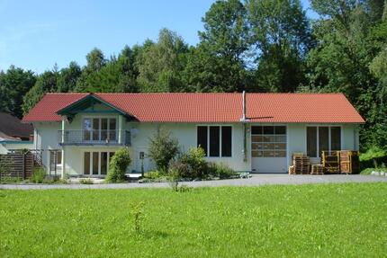 Halle mit Büro zu vermieten. Gesamtfläche ca. 370qm - Aldersbach