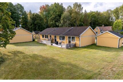 Zwei Immobilien mit Doppelhäusern in Schweden zu verkaufen - Saal