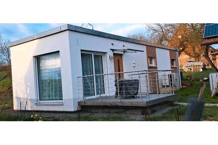 Bungalow im Grünen - 1.030,00&nbsp;EUR Kaltmiete, ca.&nbsp; 56,50&nbsp;m&sup2; in Roden (PLZ: 97849)