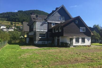 Großes Grundstück mit Fachwerkhaus in Meggen - Lennestadt