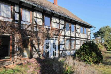 Fachwerkhaus mit Ackerland und Stallungen - ideal für Pferdehaltung in ruhiger Lage von Köchingen - Vechelde