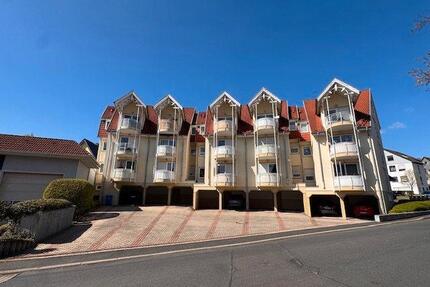 Neu renovierte WHG mit Küche, Balkon + Carport und in toller Lage - Rotenburg an der Fulda