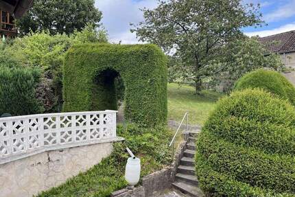 ***Einfamilienhaus mit großem Garten und Garage *** - Weilburg Hasselbach