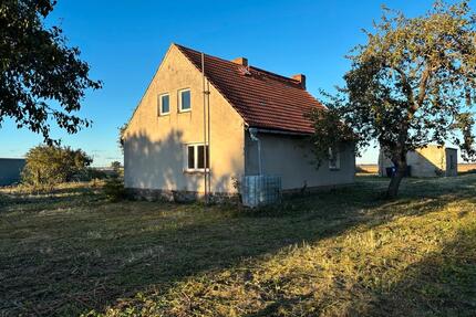 Kleines Haus mit großen Grundstück - Tutow