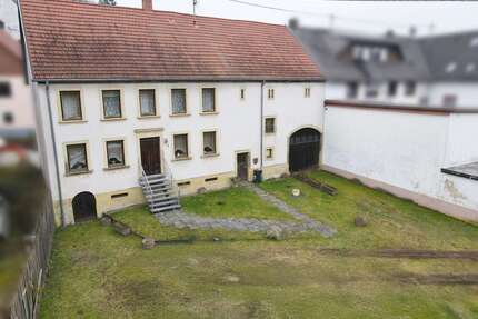 Haus zum Kaufen in Marpingen 85.000,00 € 147 m²